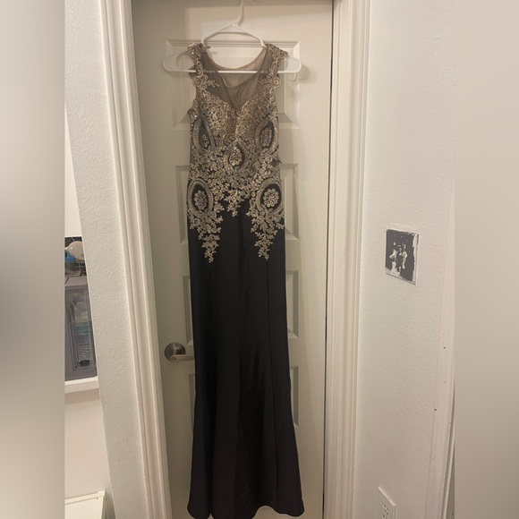 Black and Gold Dress - Picture 4 of 4